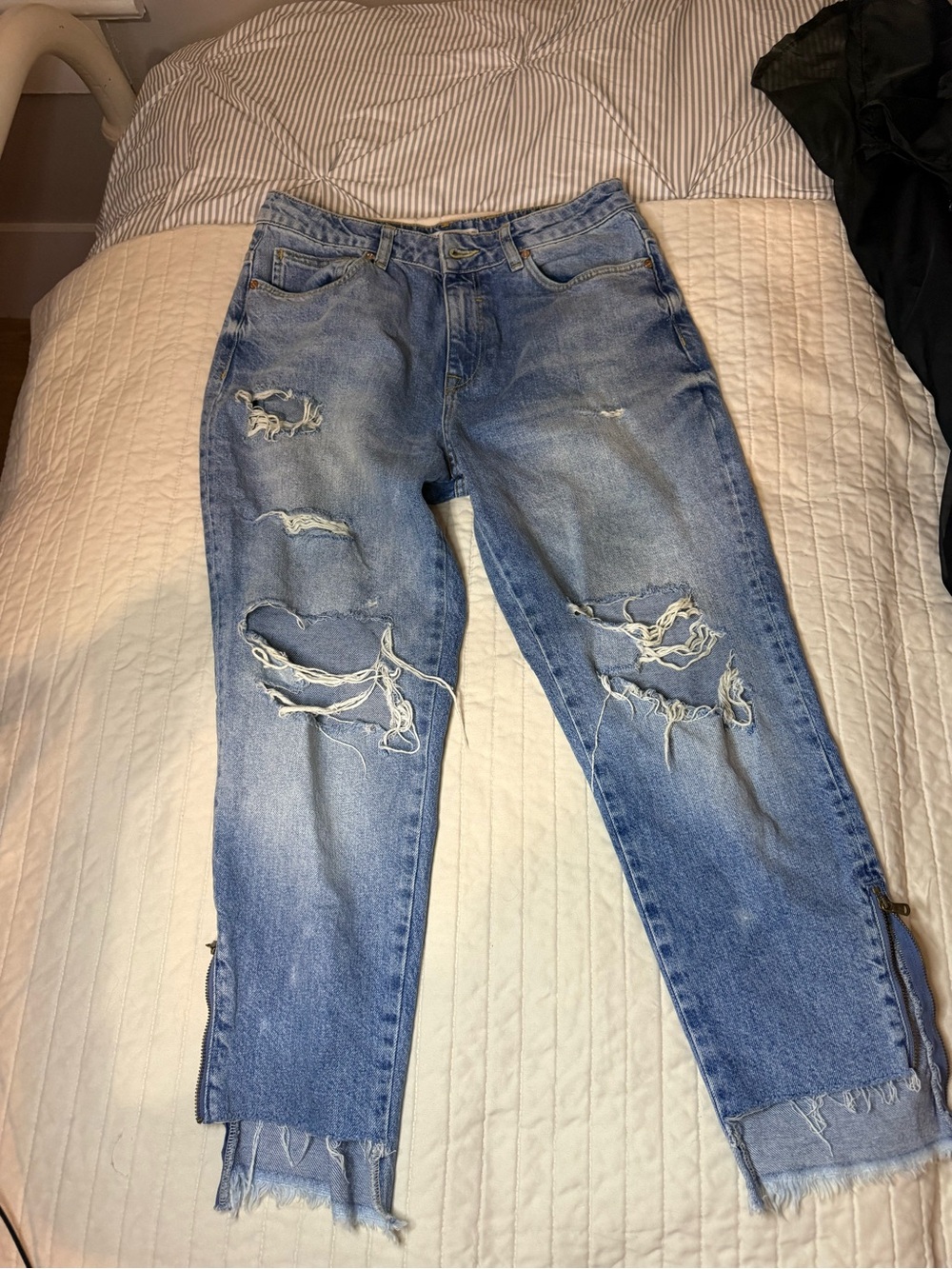 Distressed Zara Basic Z1975 Jeans with cropped-zippered ankles